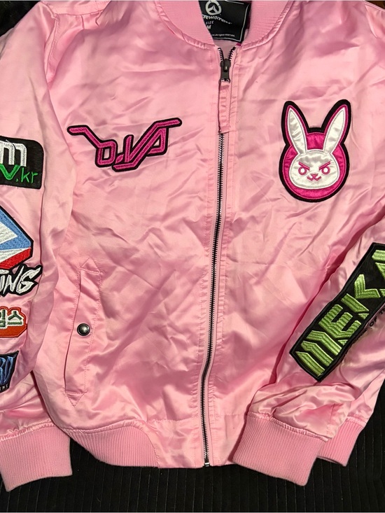 eye candy Jackets & Blazers - Overwatch D.Va Rabbit
Size M Overwatch D. Va White Rabbit Satin bomber jacket